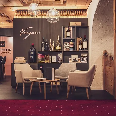 Mountain Plaza Отель
